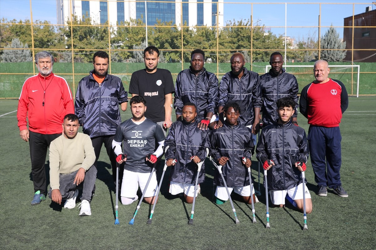  Ampute Futbol Süper Lig'de mücadele eden Şanlıurfa temsilcisi DEPSAŞ Enerji Ampute Futbol Takımı...