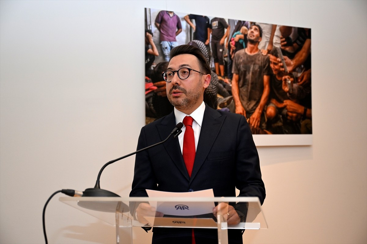 Anadolu Ajansının (AA) düzenlediği İstanbul Photo Awards 2025'in dördüncü sergisi, İspanya'nın...