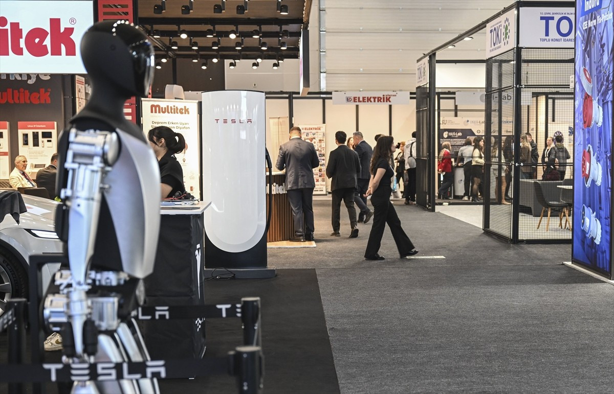 Anadolu Ajansının (AA) Global İletişim Ortağı olduğu, Elektrik Elektronik Fuarı (ELF) 2025, ilk...