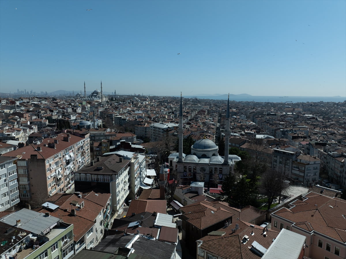 Anadolu Ajansının (AA) "İstanbul'un Selatin Camileri" isimli dosya haberinin bu bölümünde, Hz....