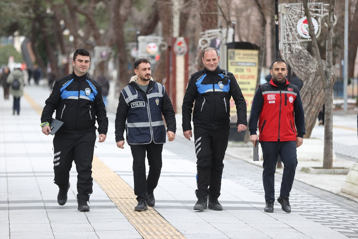 Anadolu Ajansının (AA) "Küçük Yaş, Büyük Suç" başlıklı dosya haberinin bu bölümünde...