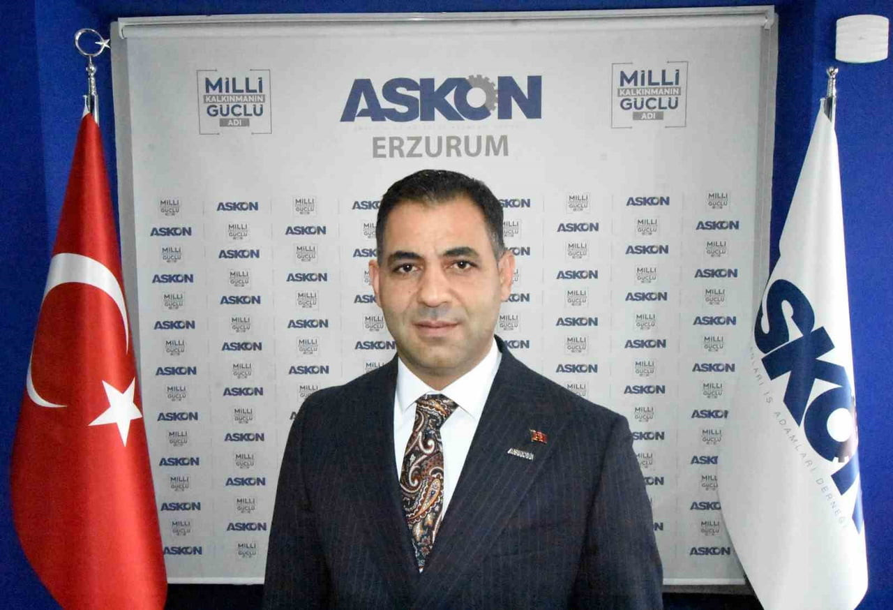 ANADOLU ASLANLARI İŞ ADAMLARI (ASKON) ERZURUM ŞUBE BAŞKANI YAVUZ SELİM TURAN, 19 MAYIS ATATÜRK'Ü...