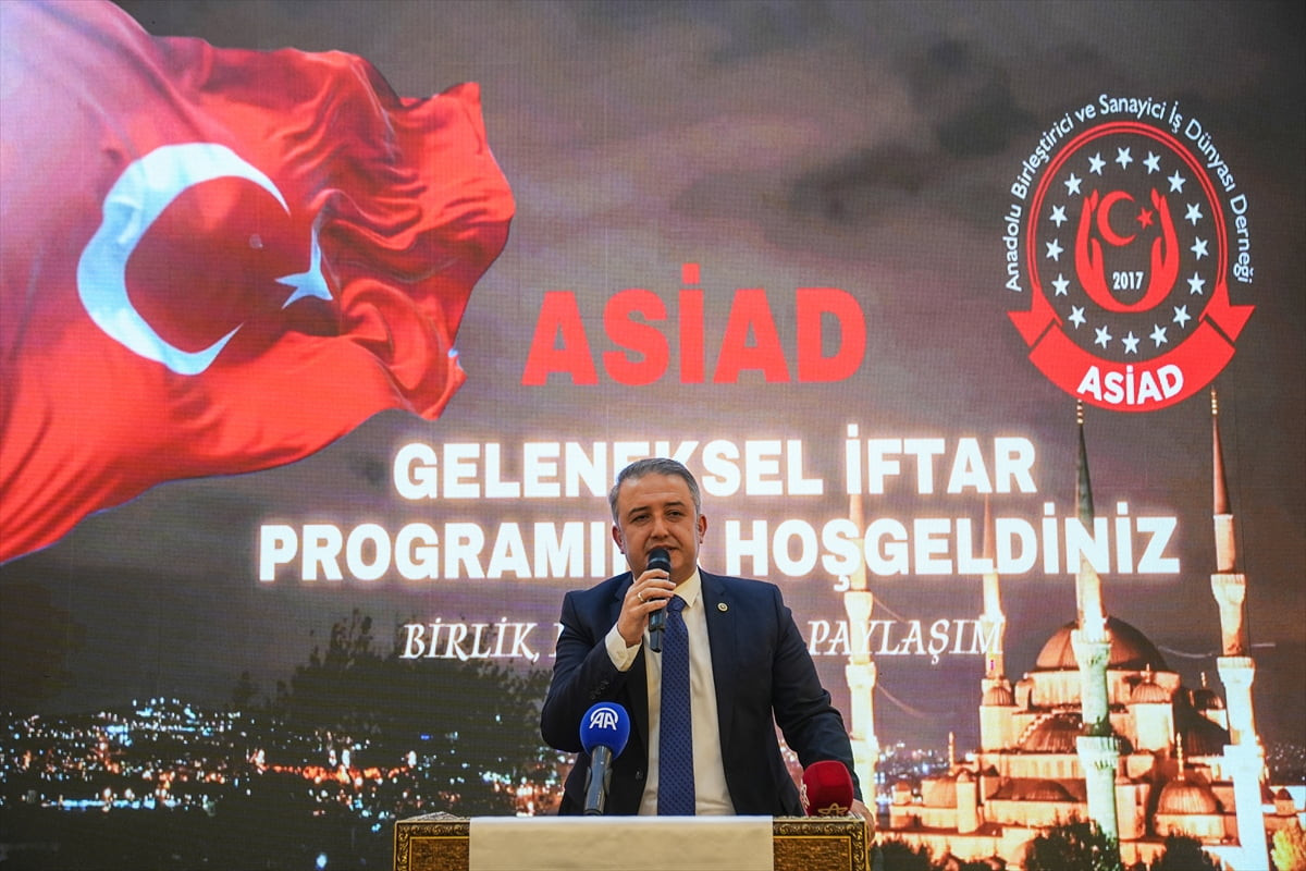 Anadolu Birleştirici ve Sanayici İş Dünyası Derneği'nce (ASİAD) Ümraniye'de bir davet salonunda...