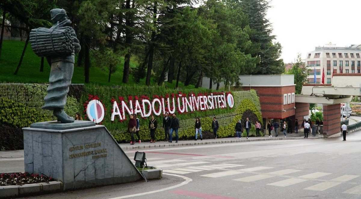 Anadolu Üniversitesi