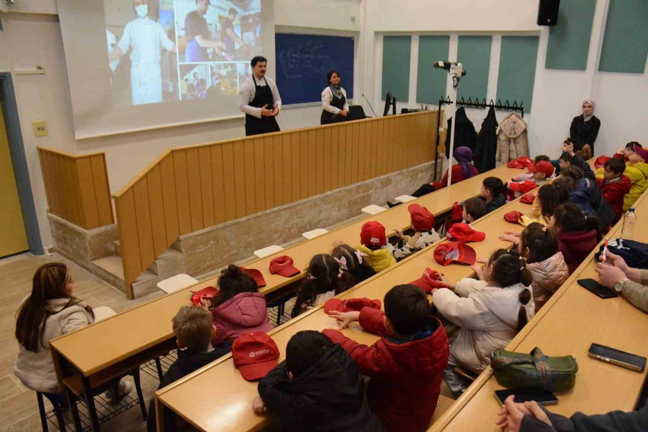 ANADOLU ÜNİVERSİTESİ TURİZM FAKÜLTESİ GASTRONOMİ VE MUTFAK SANATLARI BÖLÜMÜ TARAFINDAN DÜZENLENEN...