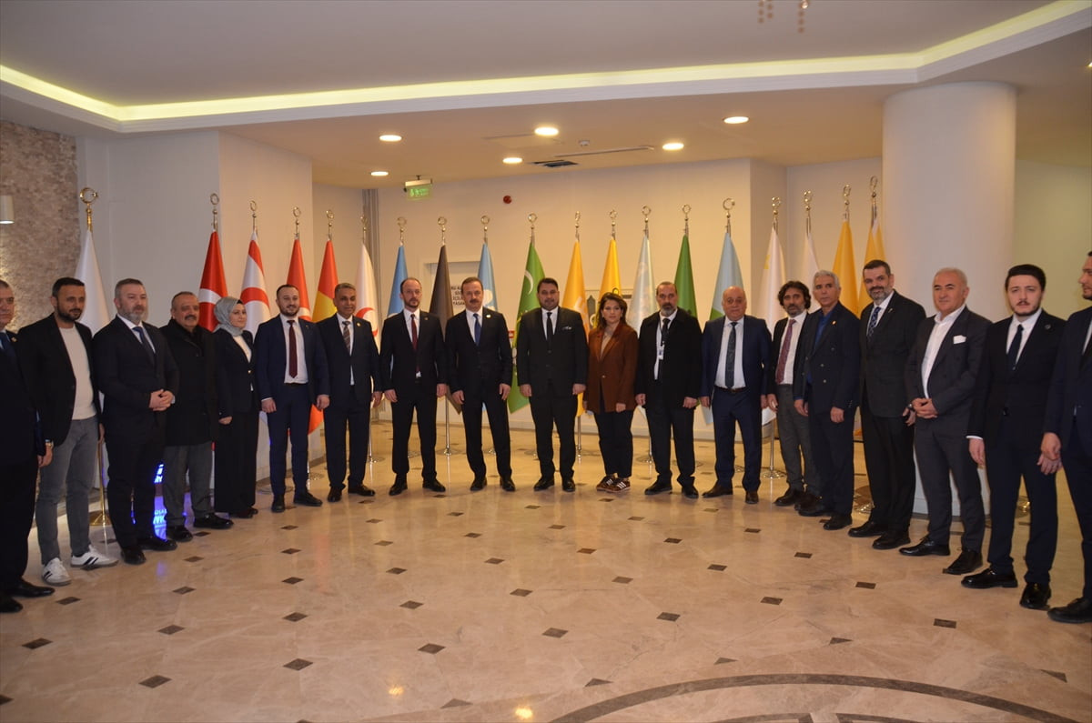 Anahtar Parti Genel Başkanı Yavuz Ağıralioğlu, partisinin Kahramankazan İlçe Başkanlığınca...