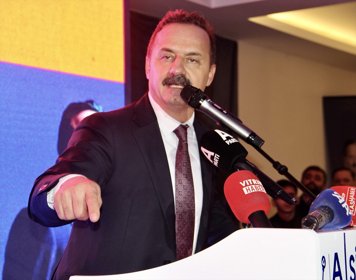 Anahtar Parti Genel Başkanı Yavuz Ağıralioğlu, Sinop’ta partililerle bir araya geldi....