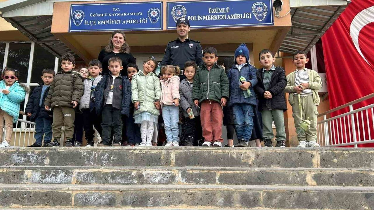Anaokulu Öğrencilerinden Emniyet Müdürlüğüne Ziyaret