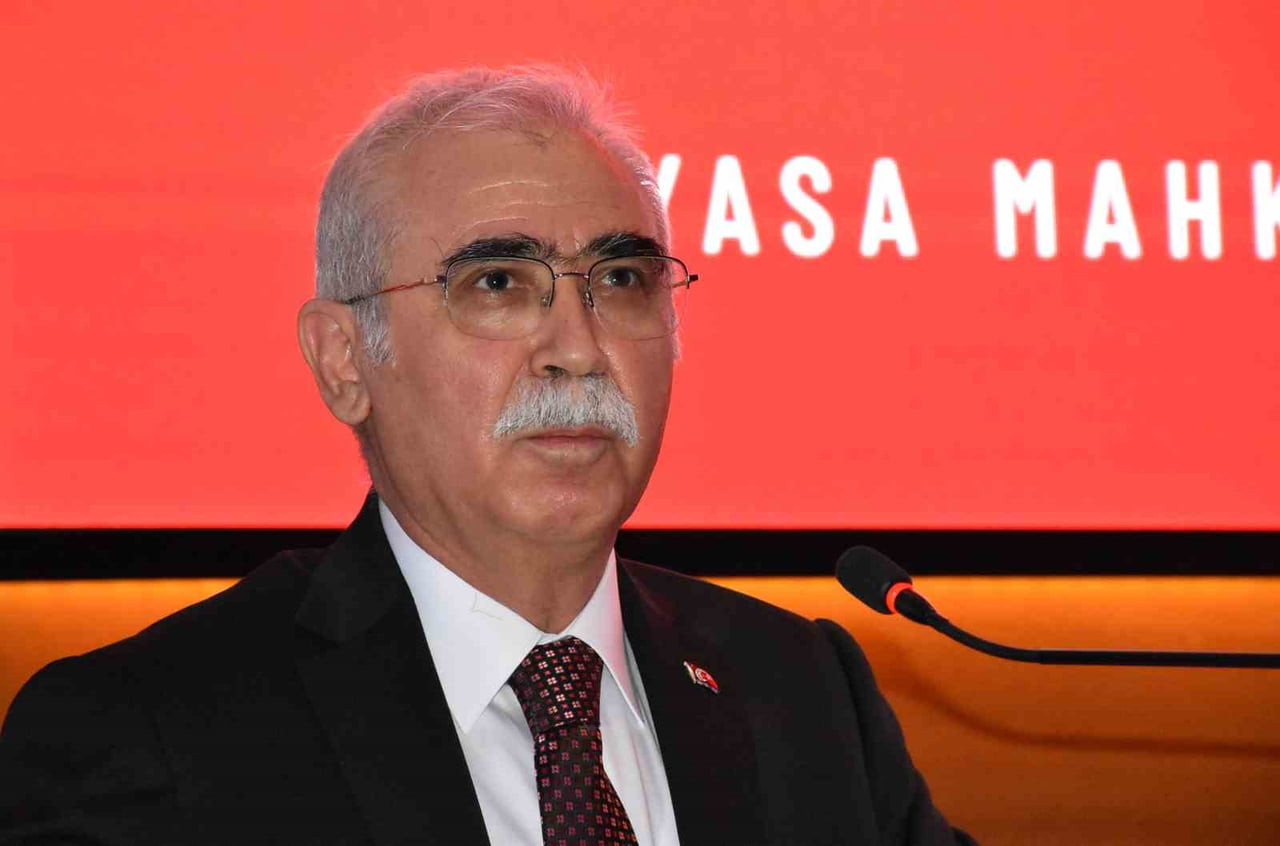 ANAYASA MAHKEMESİ BAŞKANI KADİR ÖZKAYA, "ANAYASA MAHKEMESİNE BİREYSEL BAŞVURUNUN TÜRK HUKUKUNA...