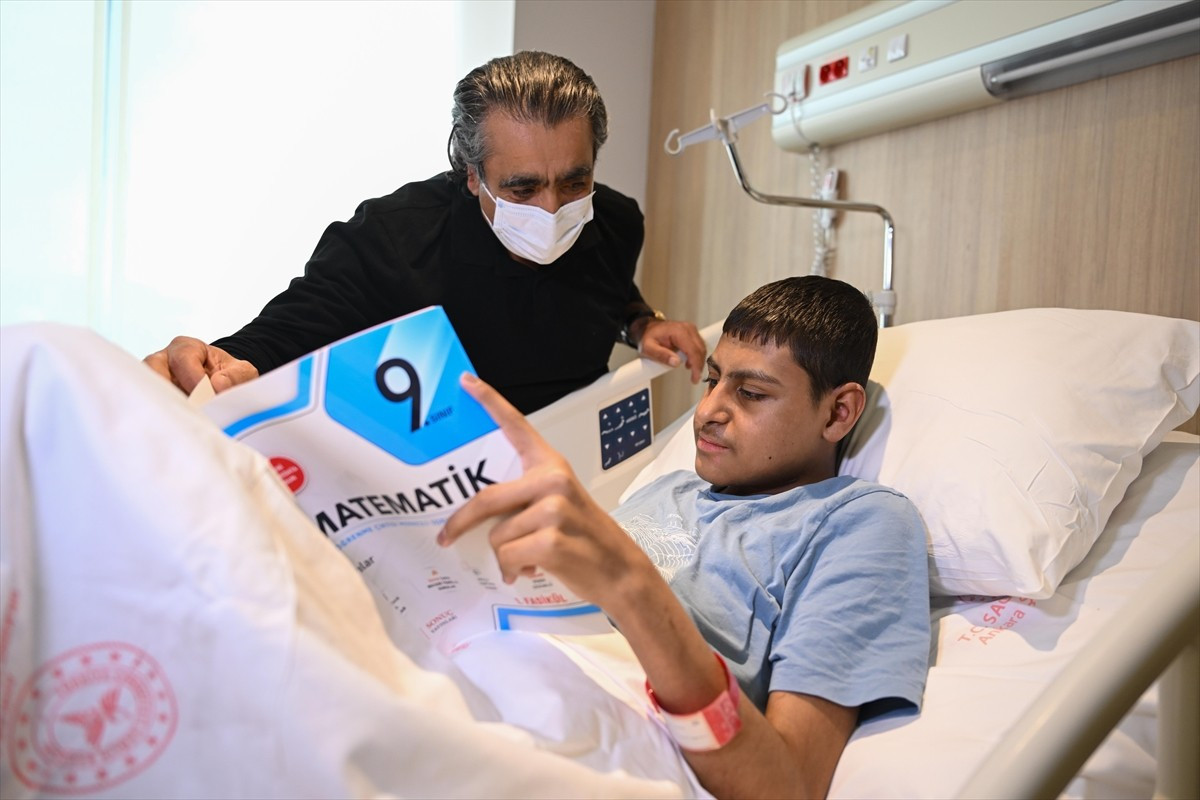 Ankara Bilkent Şehir Hastanesi'nde yaklaşık bir yıldır lösemi tedavisi gören 14 yaşındaki Cemal...