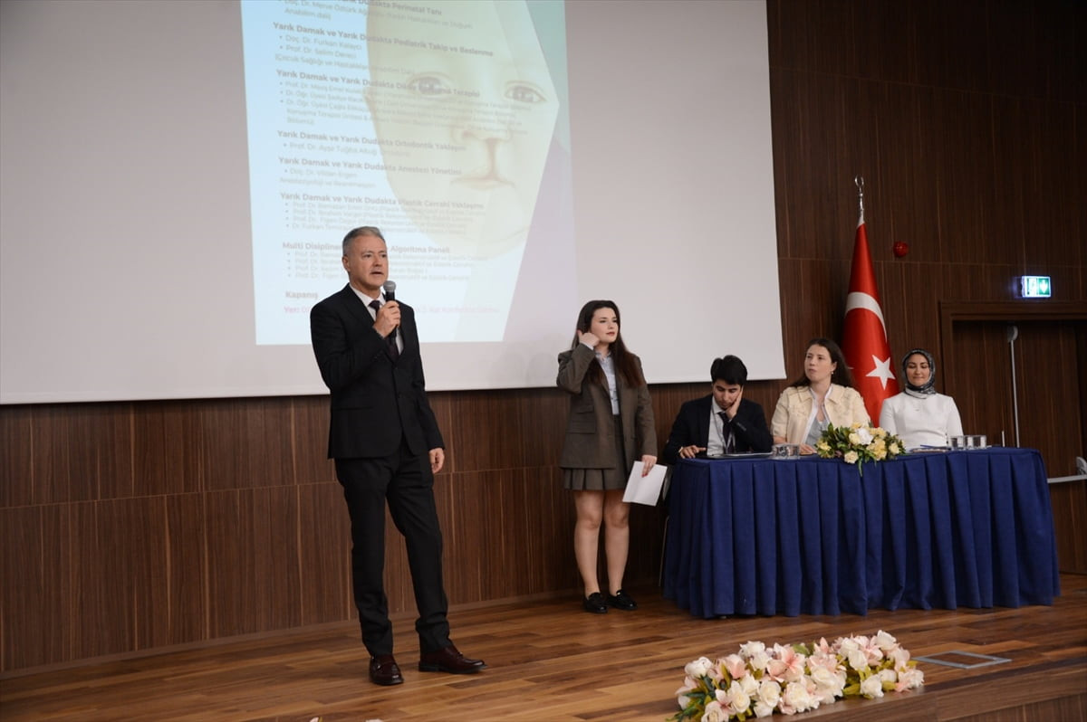 Ankara Bilkent Şehir Hastanesinde "Yarık Dudak ve Damak Merkezi Çalıştayı" düzenlendi. Plastik...