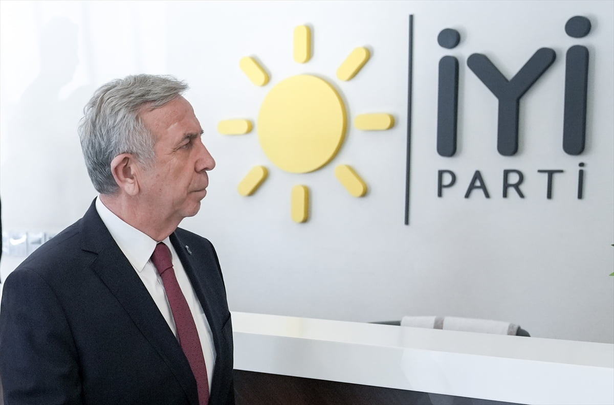 Ankara Büyükşehir Belediye (ABB) Başkanı Mansur Yavaş (fotoğrafta), İYİ Parti Genel Başkanı...