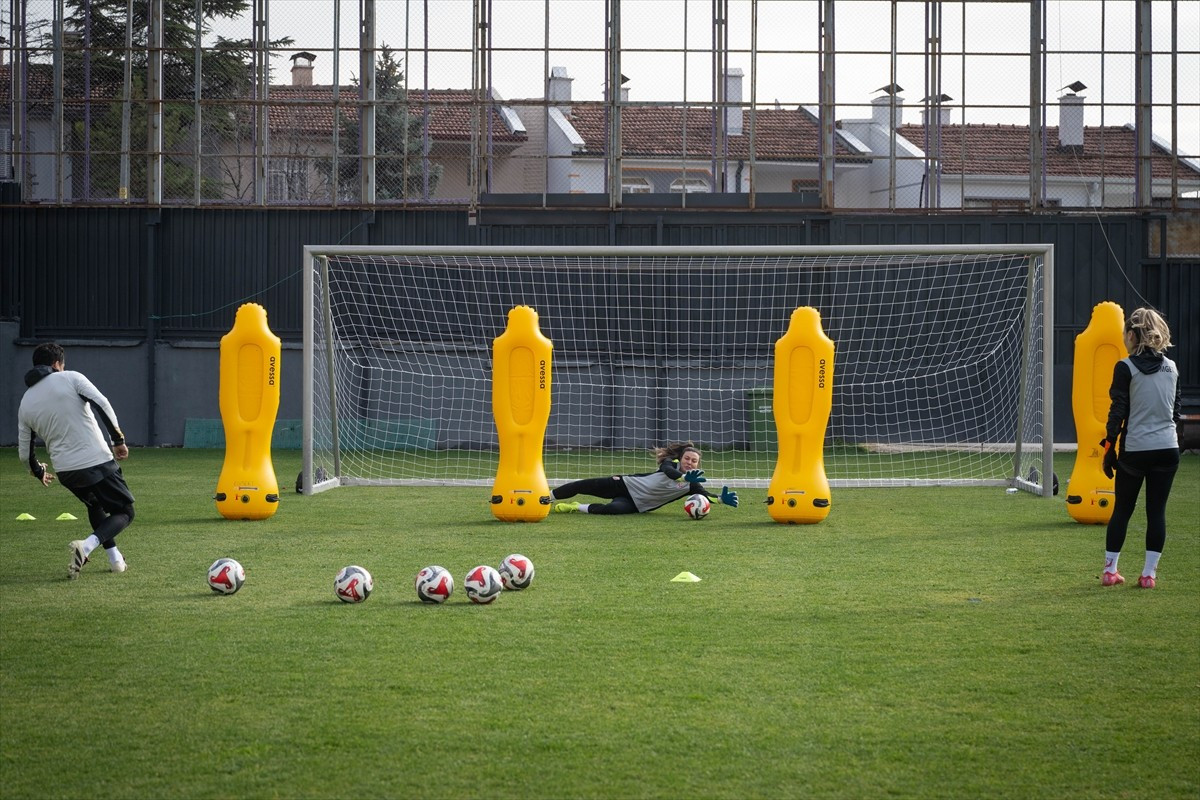 Ankara Büyükşehir Belediyesi (ABB) FOMGET Kadın Futbol Takımı, Turkcell Kadın Futbol Süper...