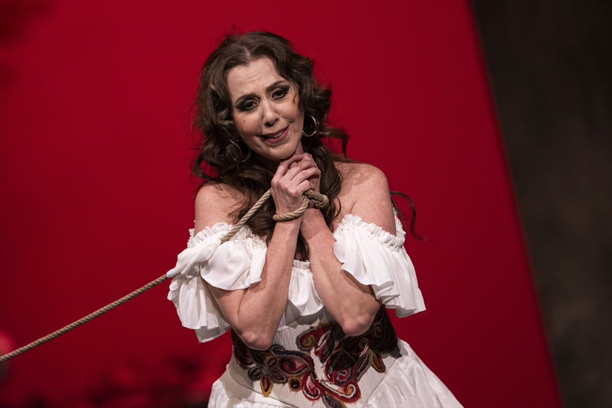 Ankara Devlet Opera ve Balesi, aryaları ve sahneye taşıdığı güçlü kadın figürüyle dikkatleri...