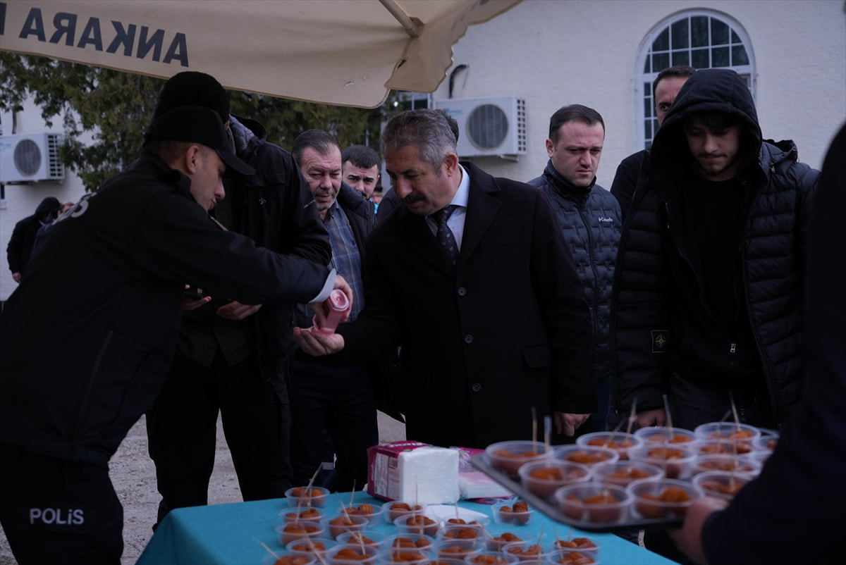 Ankara Emniyet Müdürlüğünce, 6 Şubat depremlerinde hayatını kaybedenler anısına, İl Emniyet...