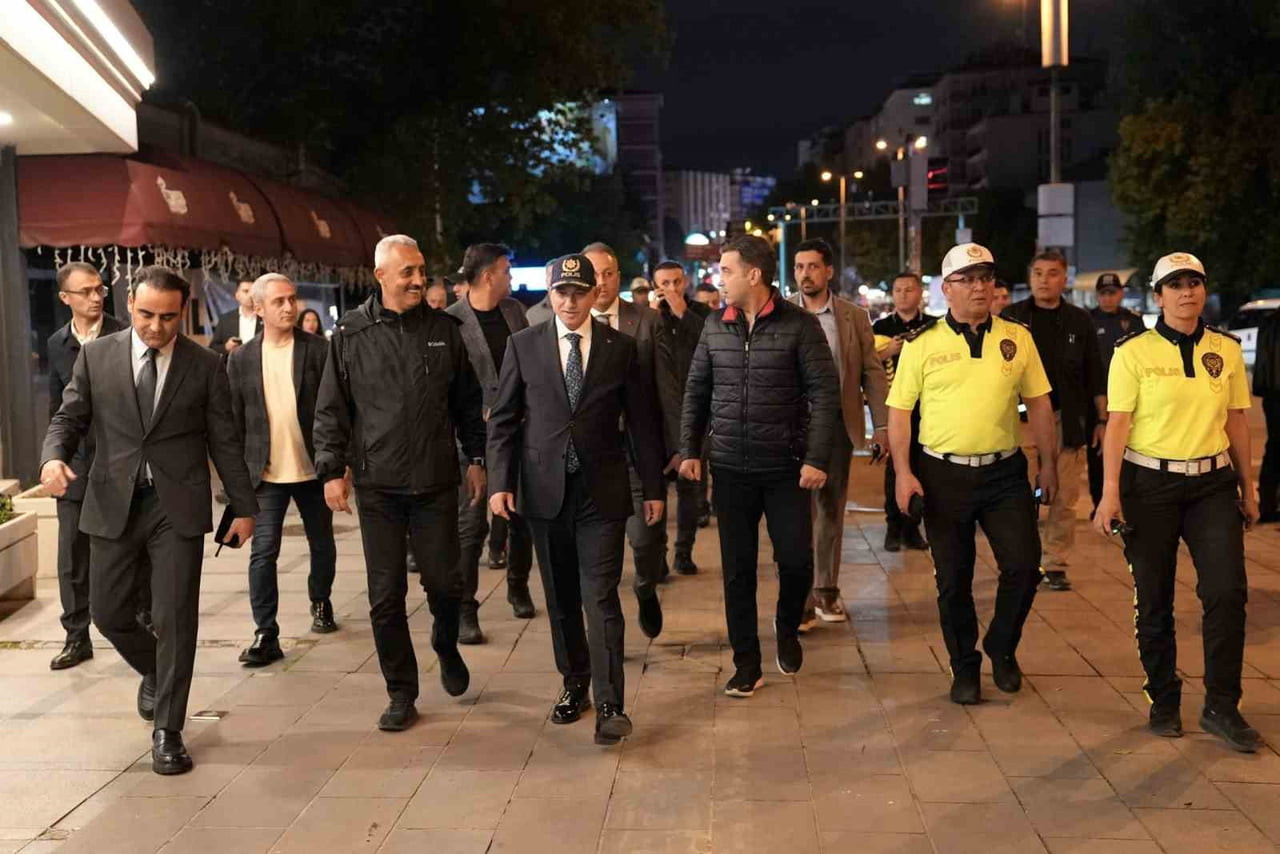 ANKARA EMNİYET MÜDÜRÜ MAKSUT YÜKSEK, KENTİN YOĞUN NOKTALARINDAKİ UYGULAMA VE ALINAN GÜVENLİK...