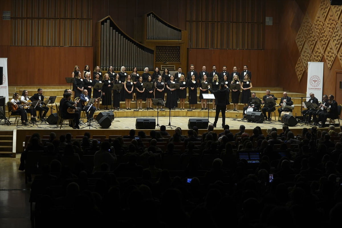 Ankara Etlik Şehir Hastanesi'nde görev yapan sağlık çalışanlarından oluşan müzik topluluğu...