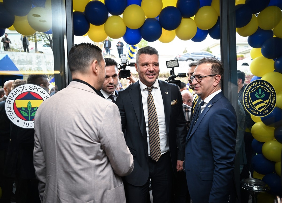 Ankara Fenerbahçeli İş Adamları Derneğinin (AFİDER) yeni merkezi, Ankara'da düzenlenen törenle...