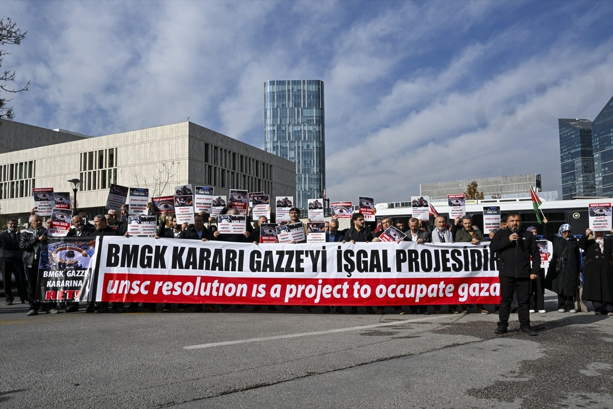 Ankara Filistin Dayanışma Platformu (ANFİDAP) üyeleri, Birleşmiş Milletler Güvenlik Konseyinin...