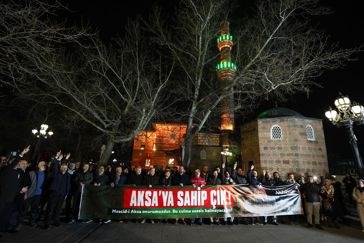 Ankara Filistin Dayanışma Platformu (ANFİDAP) üyeleri, İsrail'in Mescid-i Aksa'yı ibadete...