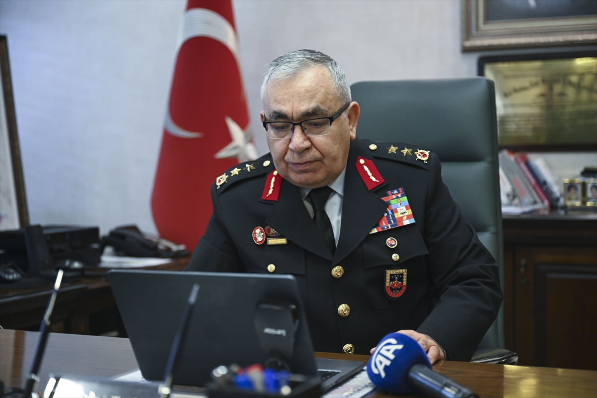 Ankara İl Jandarma Komutanı Tümgeneral Cengiz Yıldız, Anadolu Ajansının (AA) "Yılın Kareleri"...