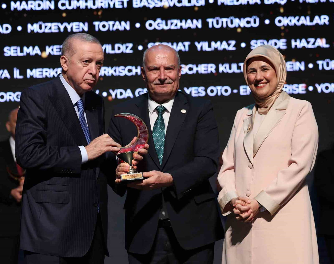 ANKARA TİCARET ODASI (ATO), TÜRK KIZILAY'IN ‘YILIN KAMU KURUMU BAĞIŞÇISI ÖDÜLÜ İLE ONURLANDIRILDI....