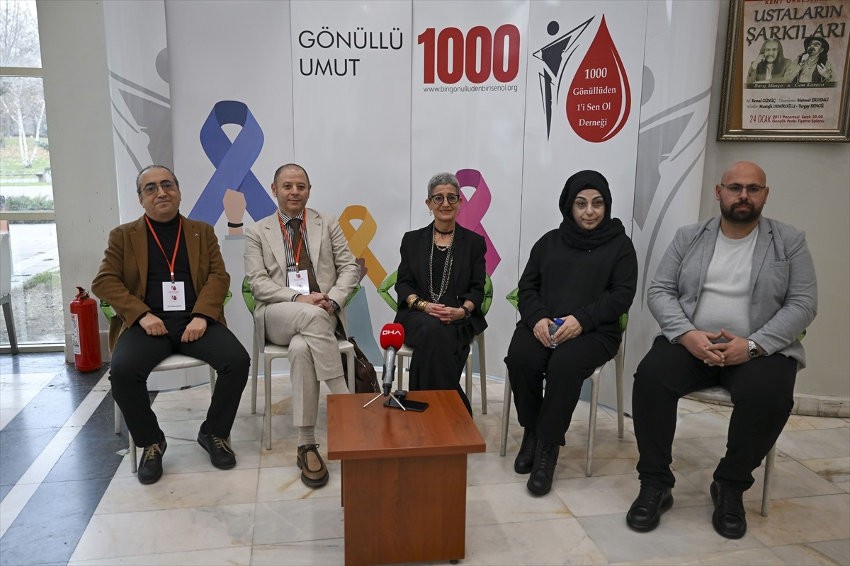 Ankara'da Bin Gönüllüden Biri Sen Ol Derneği (BİNSENDER) tarafından düzenlenen "3. Erişkin Lösemi...