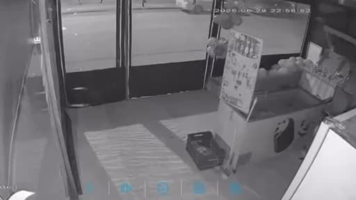 Ankara'da dondurma hırsızları kamerada