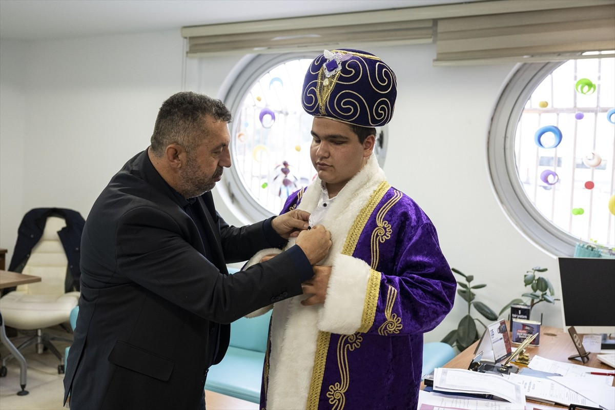 Ankara'da hayata geçirilen "Gönül Meddahları" projesi kapsamında meddahlık eğitimi alan görme...