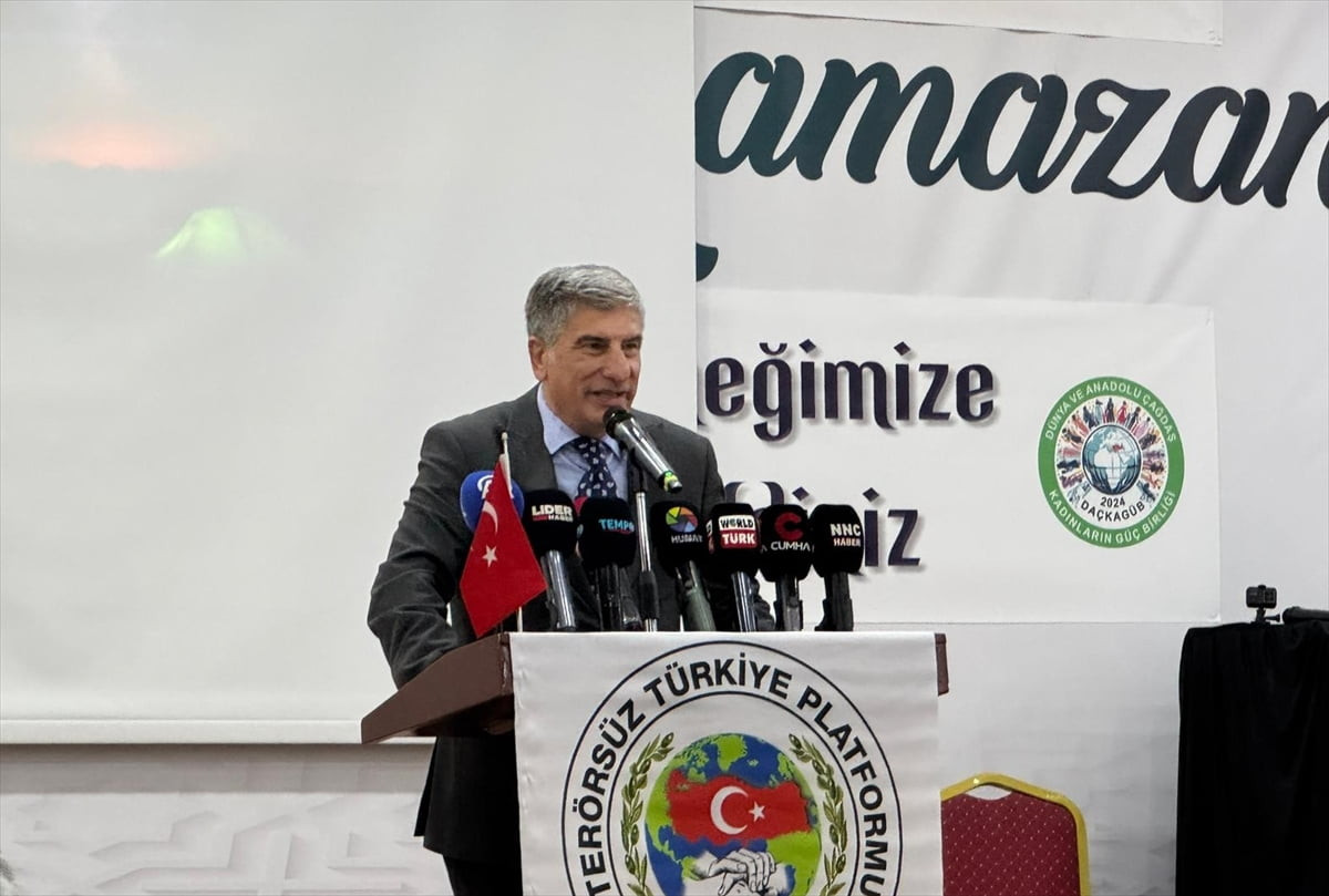 Ankara'da, Terörsüz Türkiye Platformunca iftar programı düzenlendi. Keçiören Yunus Emre Kültür...
