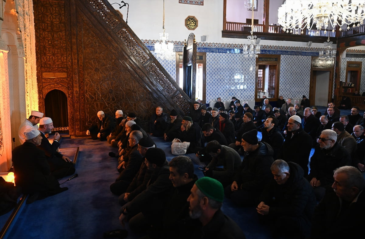 Ankara'da, Türkiye Şehit Yakınları ve Gaziler Dayanışma Vakfınca şehit ve gaziler için Hacı...