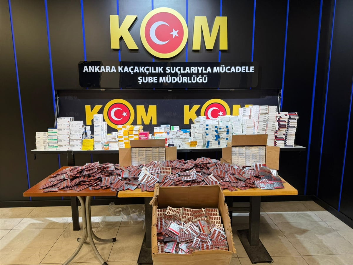 Ankara'da yasa dışı yollarla topladıkları reçeteli ilaçları piyasaya sürmeye çalışan 2 şüpheli...