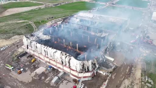 Ankara'daki mobilya deposu yangını kontrol altına alındı