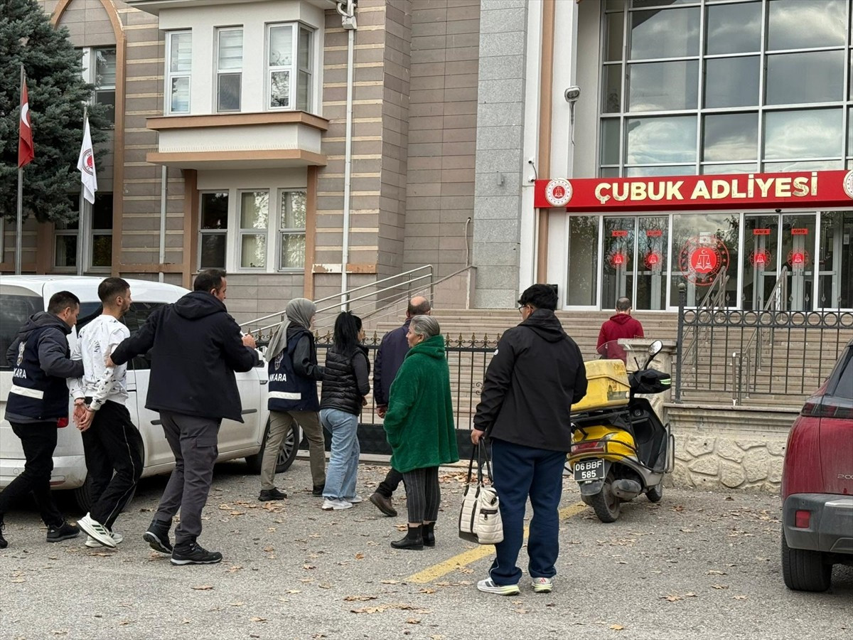 Ankara'nın Çubuk ilçesinde düzenlenen uyuşturucu operasyonunda karı koca tutuklandı.