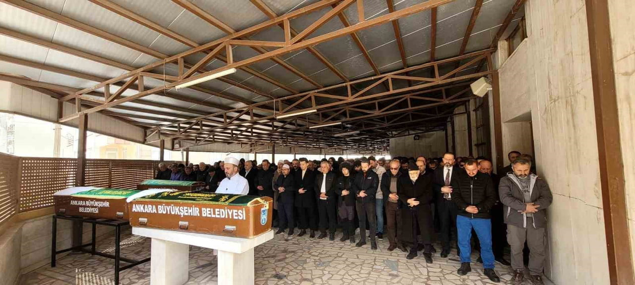 ANKARA'NIN KAHRAMANKAZAN İLÇESİNDE 5 KİŞİNİN YAŞAMINI YİTİRDİĞİ OTOBÜS KAZASINDA HAYATINI KAYBEDEN...