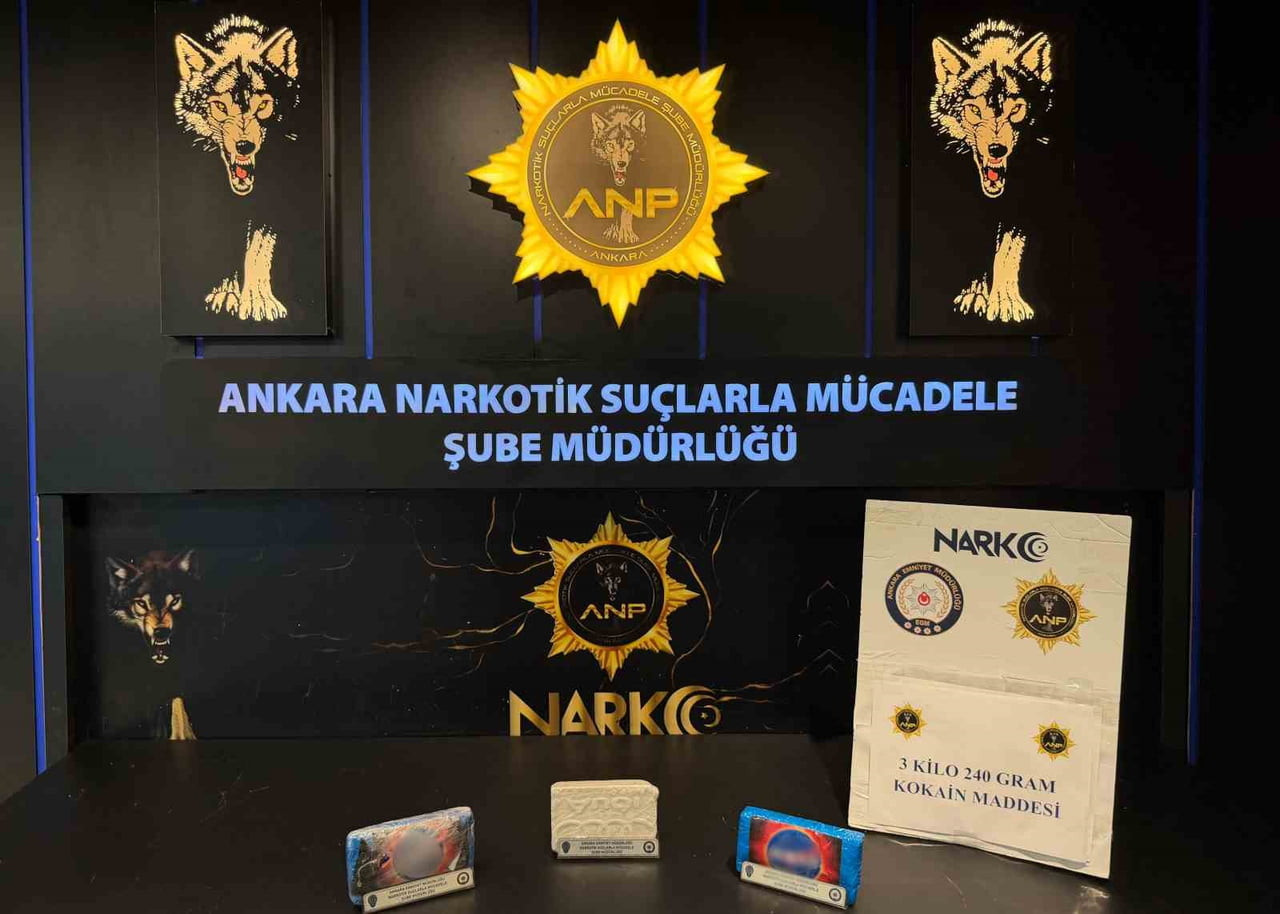 ANKARA'NIN KAHRAMANKAZAN İLÇESİNDE GERÇEKLEŞTİRİLEN UYUŞTURUCU OPERASYONU KAPSAMINDA 3 KİLO 240...