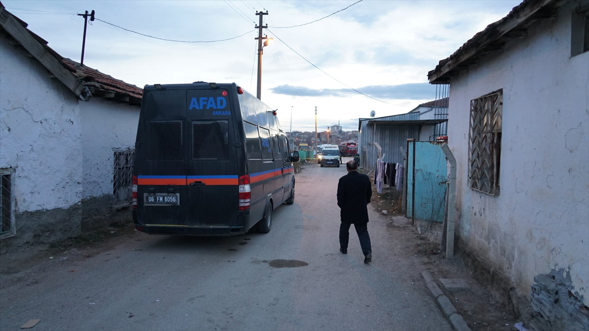 Ankara'nın Polatlı ilçesinde böcek ilacından etkilendikleri iddiasıyla 7 kişi tedavi altına...