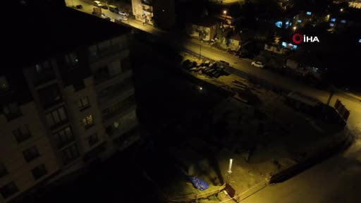 Ankara’da etkili olan yağmur nedeniyle bir apartmanın istinat duvarı çöktü