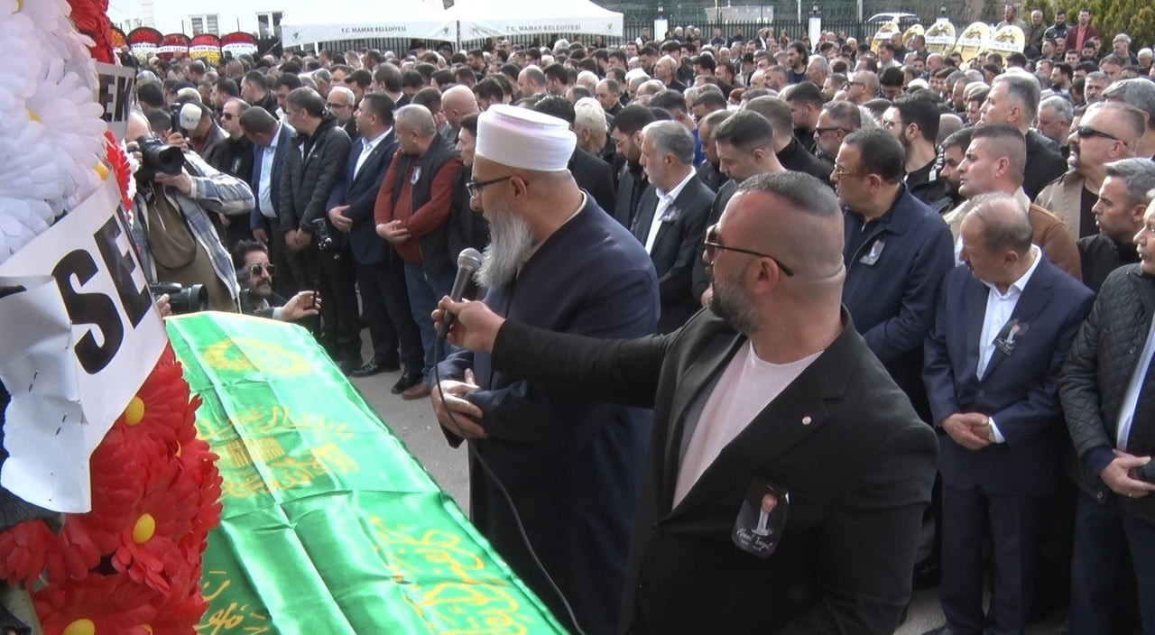 ANKARA’DA "KÜRT AHMET" OLARAK TANINAN VE 91 YAŞINDA SAĞLIK SORUNLARI NEDENİYLE VEFAT EDEN AHMET...