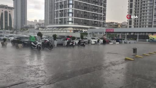 Ankara’da sağanak yağış etkili oldu
