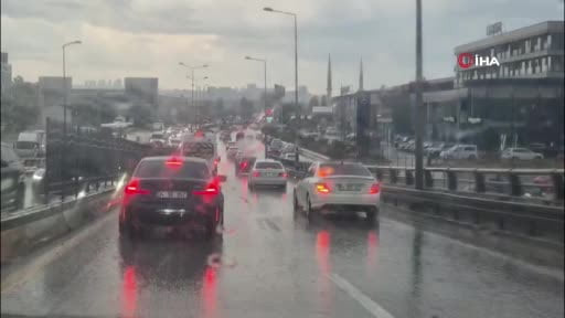 Ankara’da sağanak yağış etkili oldu