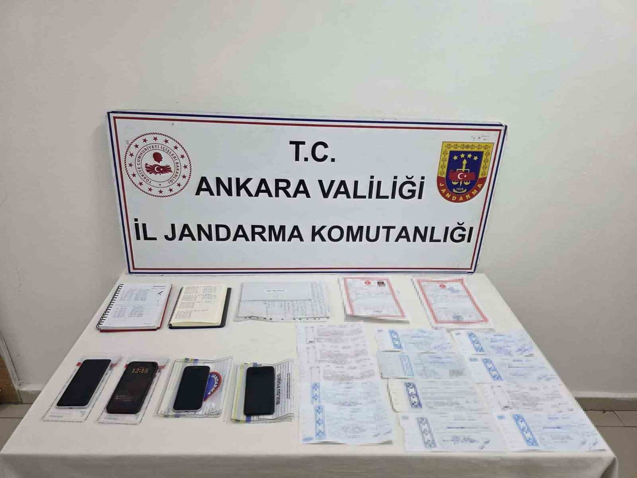 ANKARA’DA TEFECİLİK YAPTIĞI BELİRLENEN SUÇ ÖRGÜTÜNE YÖNELİK DÜZENLENEN OPERASYONDA 5 ŞÜPHELİ...