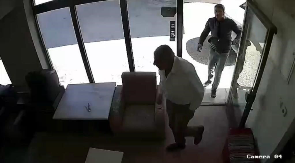 ANKARA’DA UYUŞTURUCU MADDE BAĞIMLISI OLDUĞU İLERİ SÜRÜLEN KİŞİ, AKARYAKIT İSTASYONUNU BASTI. ŞEHİR...