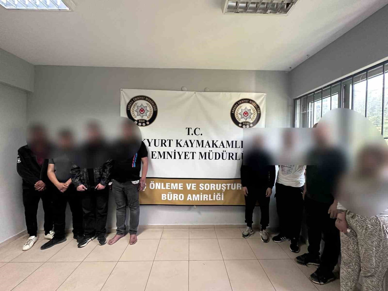 ANKARA’DA UYUŞTURUCU MADDE TİCARETİ YAPTIĞI BELİRLENEN KİŞİLERE YÖNELİK YAPILAN OPERASYONDA 9...