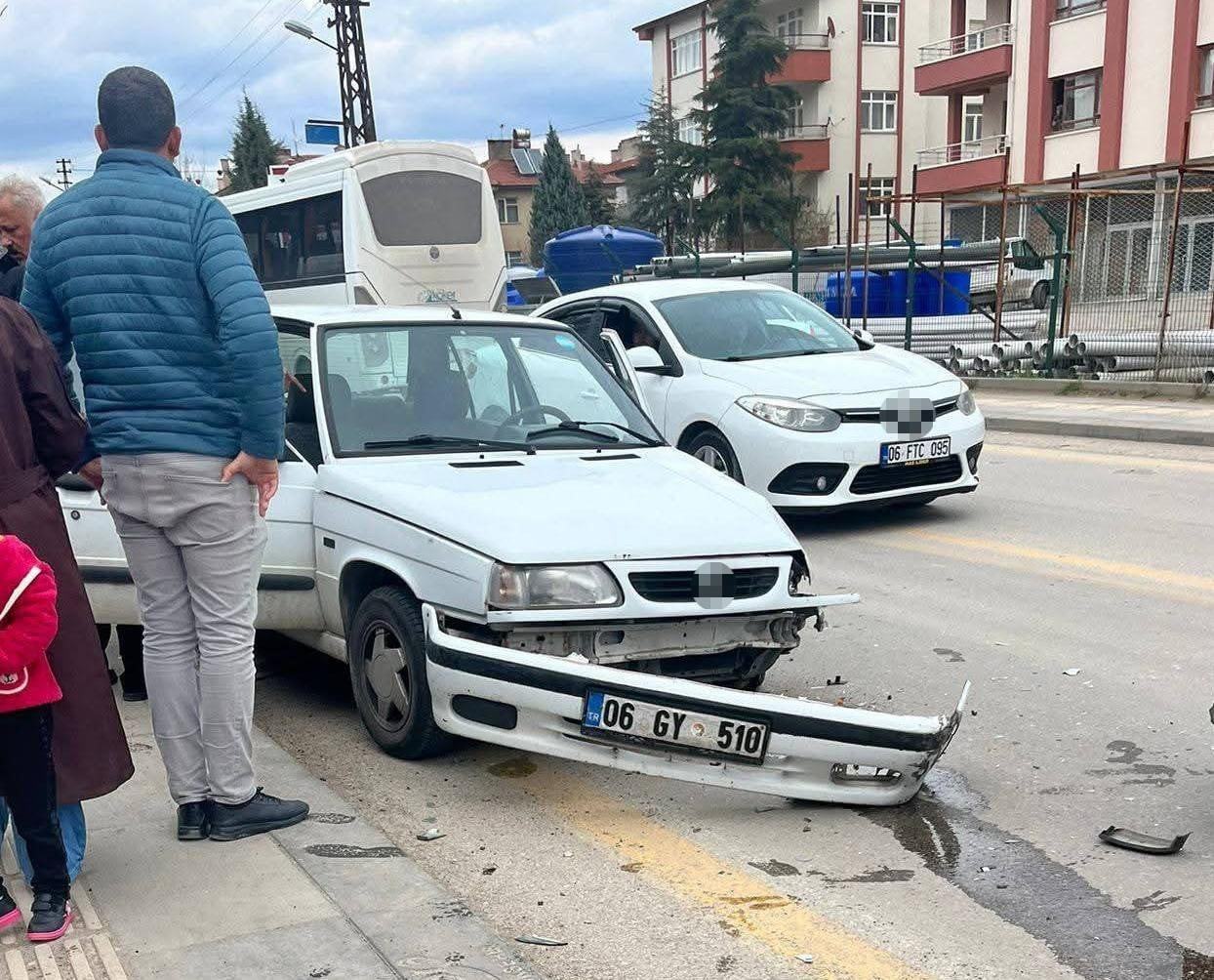 ANKARA’NIN BEYPAZARI İLÇESİNDE 3 ARACIN KARIŞTIĞI ZİNCİRLEME TRAFİK KAZASINDA 3 KİŞİ...