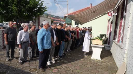 Annesiyle birlikte silahlı saldırının hedefi olan 4 yaşındaki Öykü Naz toprağa verildi