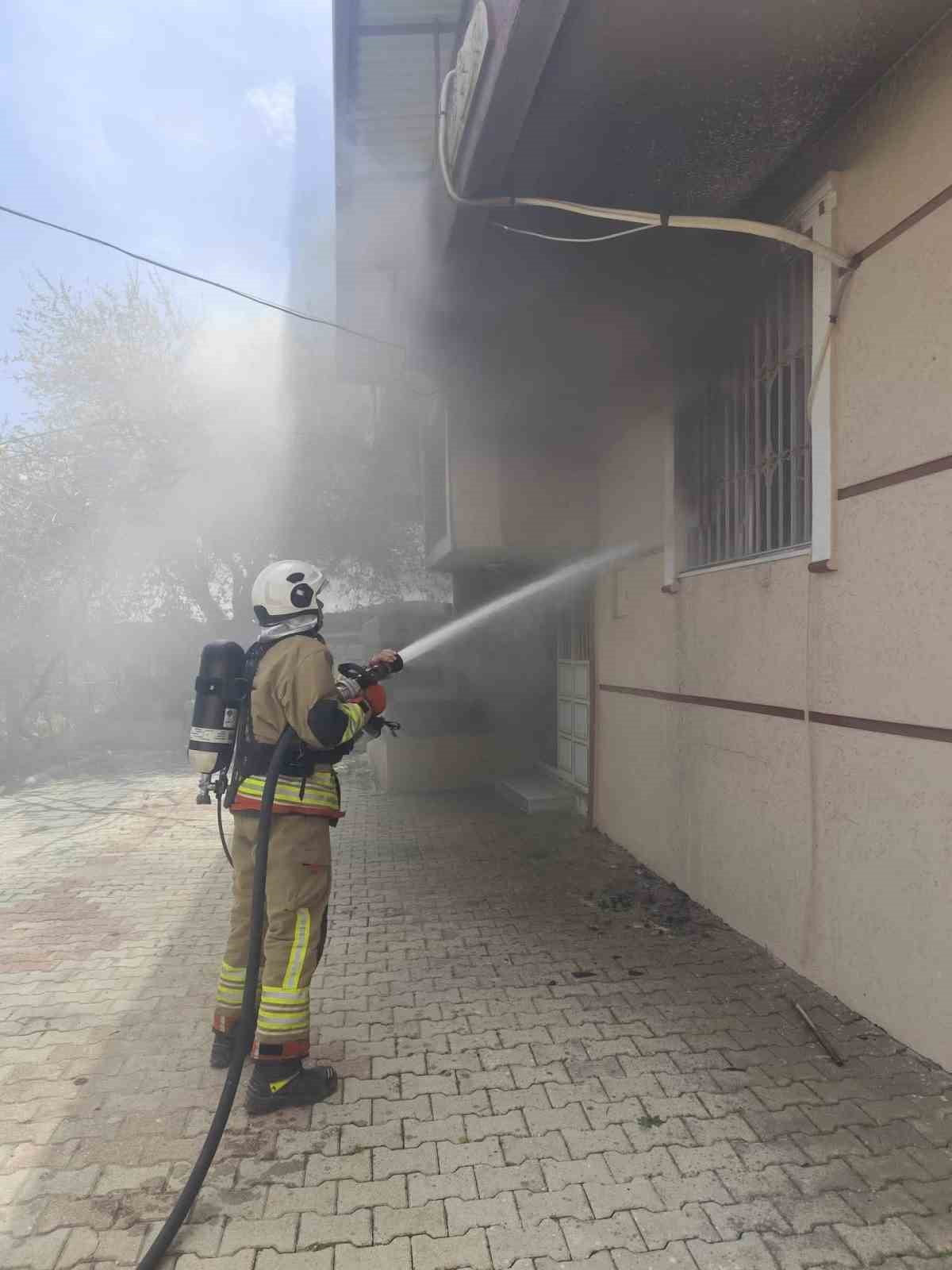 ANTAKYA'DA EV YANGINI
