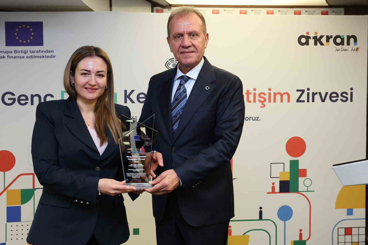 ANTALYA BÜYÜKŞEHİR BELEDİYESİ BAŞKAN VEKİLİ BÜŞRA ÖZDEMİR, ÖDÜLÜ TÜRKİYE BELEDİYELER BİRLİĞİ (TBB)...