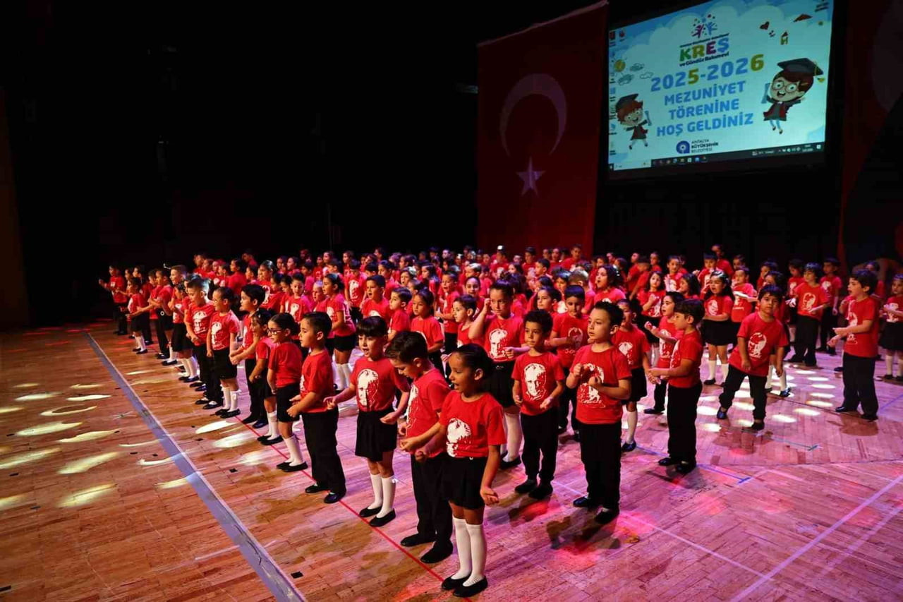 ANTALYA BÜYÜKŞEHİR BELEDİYESİ KREŞ VE GÜNDÜZ BAKIMEVLERİ’NDE EĞİTİM GÖREN MİNİKLER, MEZUNİYET...