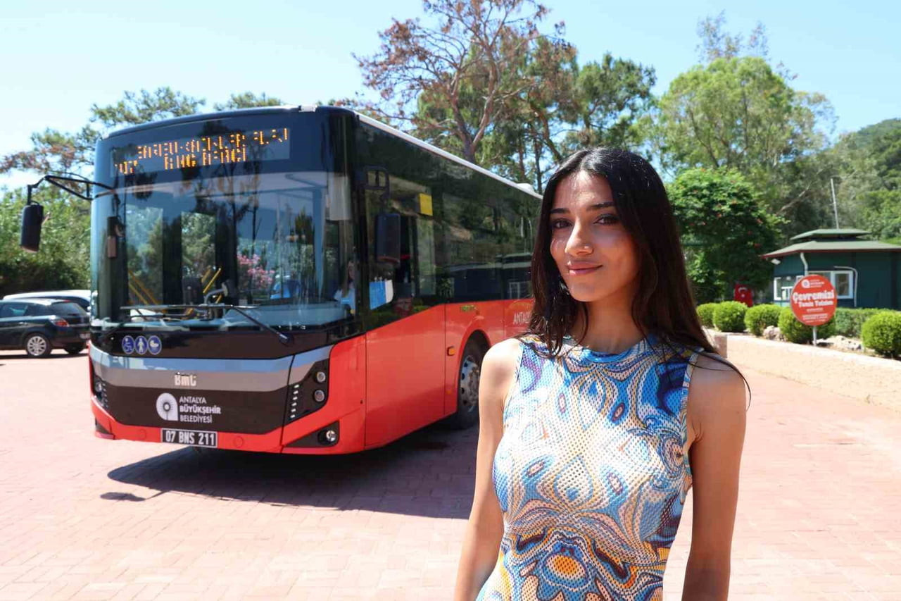 ANTALYA BÜYÜKŞEHİR BELEDİYESİ SARISU KADINLAR PLAJI SORUMLUSU CEREN TUGAY